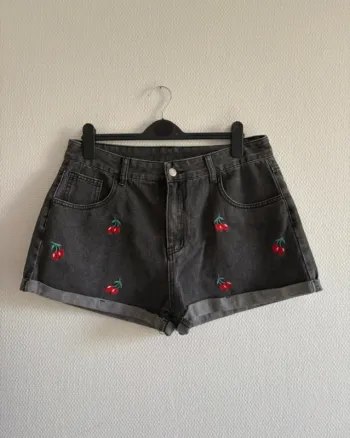 Short en jean - motif cerises 🍒