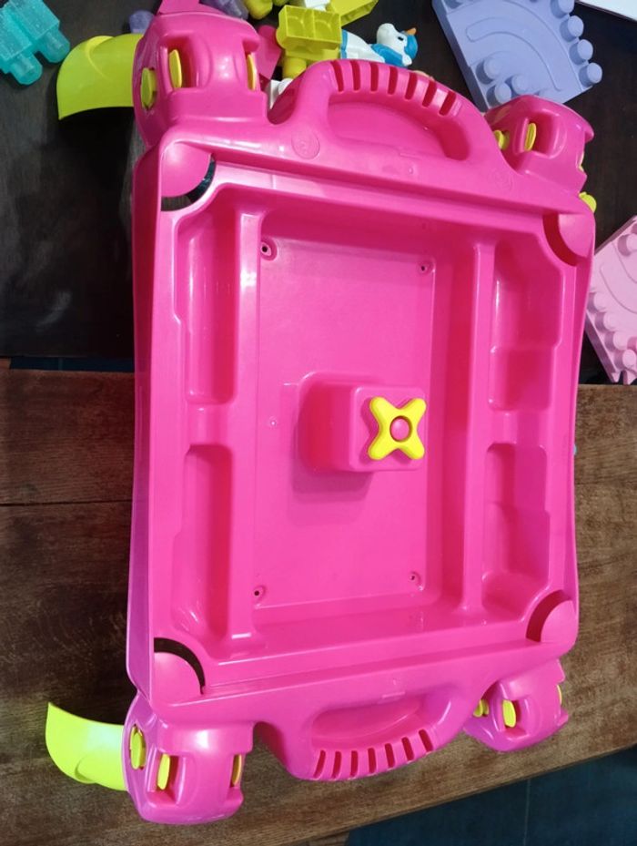 Table d'activités méga bloks Princesse - photo numéro 6