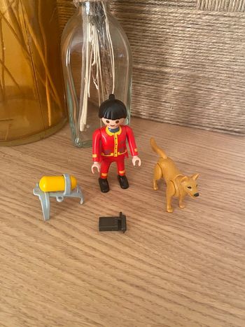 Secouriste avec son chien Playmobil