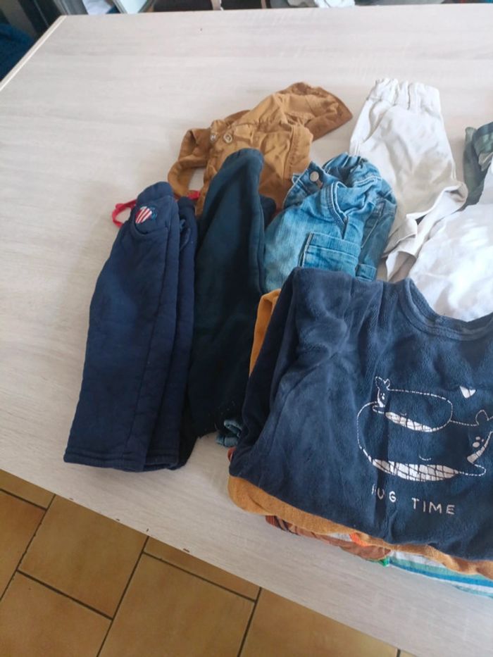 Lot vêtements 12 mois