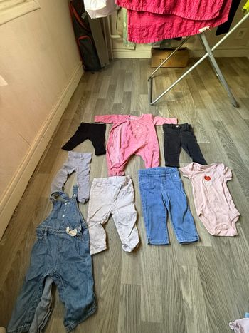 Lot d’habits en 6 mois pour filles 
