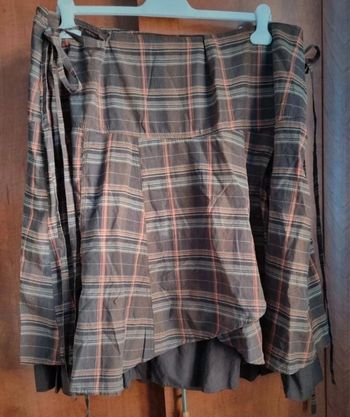 Jupe mi-longue à carreaux taille 54