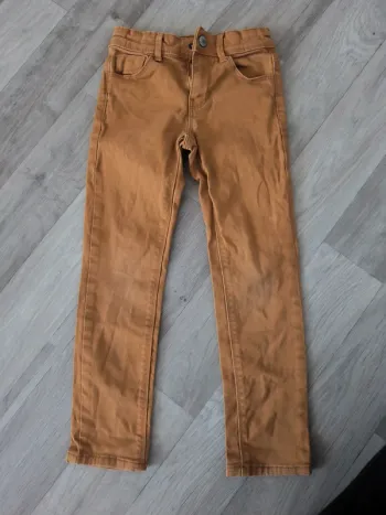 Jean jaune moutarde taille 6 ans marque kiabi