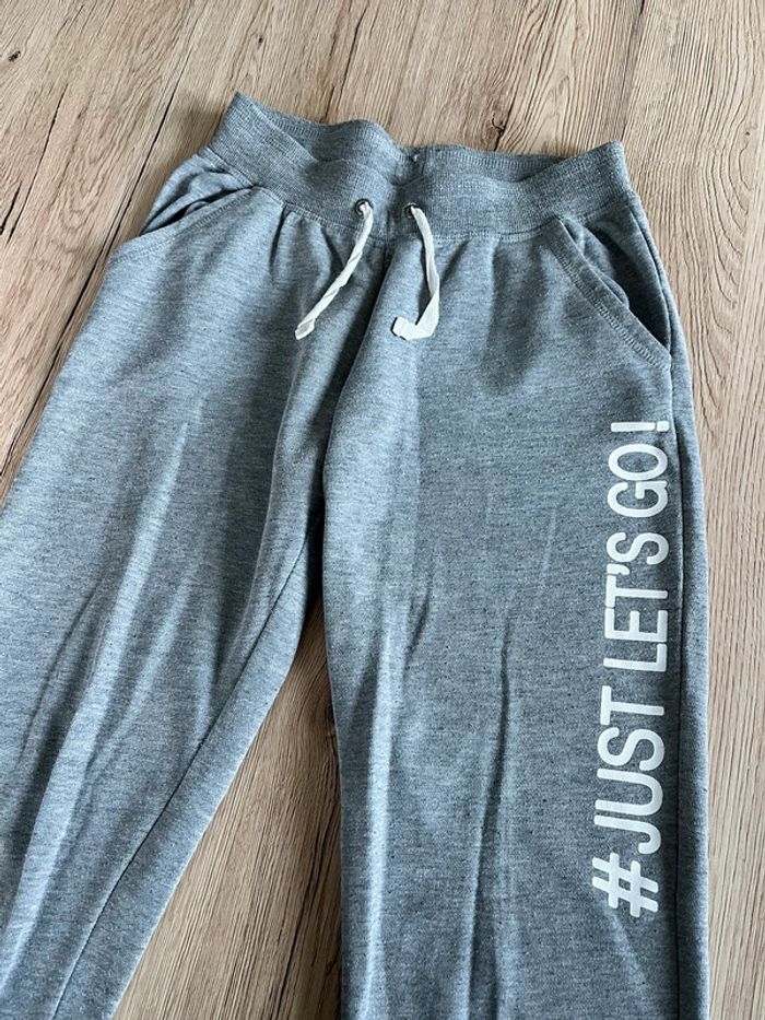 Jogging gris taille 12 ans - photo numéro 2