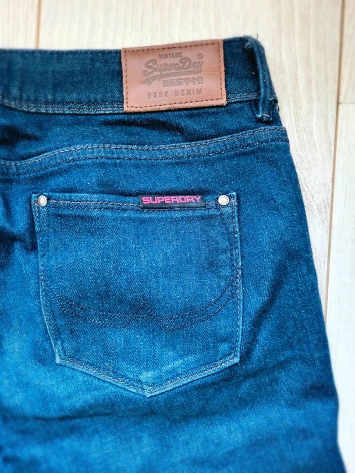 Jean Femme Superdry Vintage Standard Skinny - Bleu Foncé - Détail Rose - Style Casual Authentique - photo numéro 12