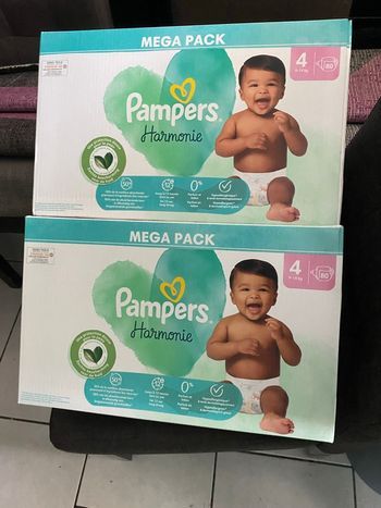 Deux carton Pampers harmonie taille 4
