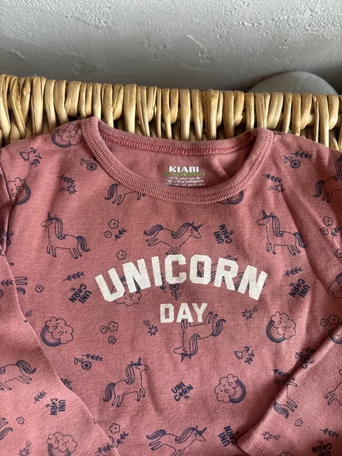 Pyjama fin licorne 24mois en très bon état - photo numéro 2