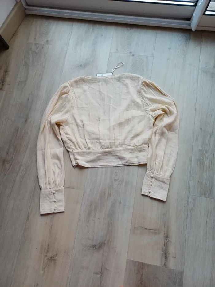 Haut crème/beige/jaune pale - photo numéro 4