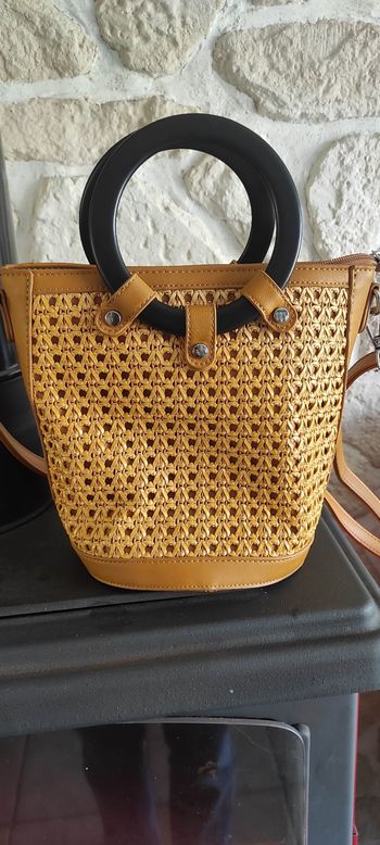 Sac à main avec bandoulière