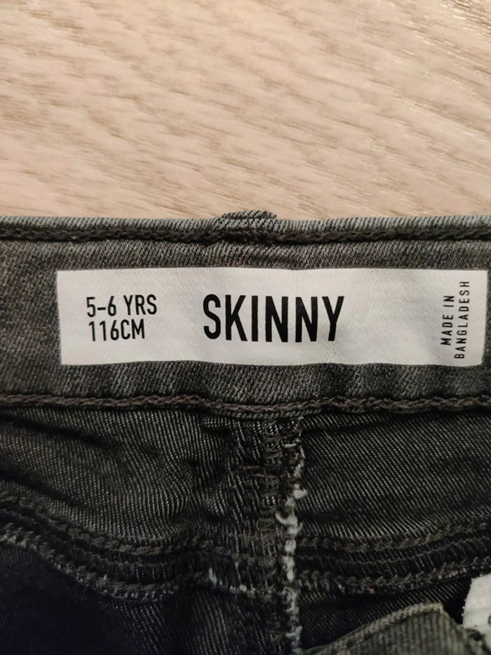 Jean taille 5/6 ans - photo numéro 3