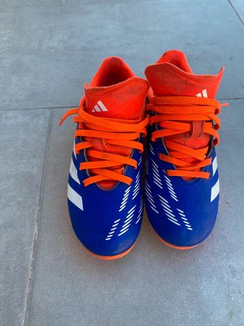 Crampons adidas taille 33
