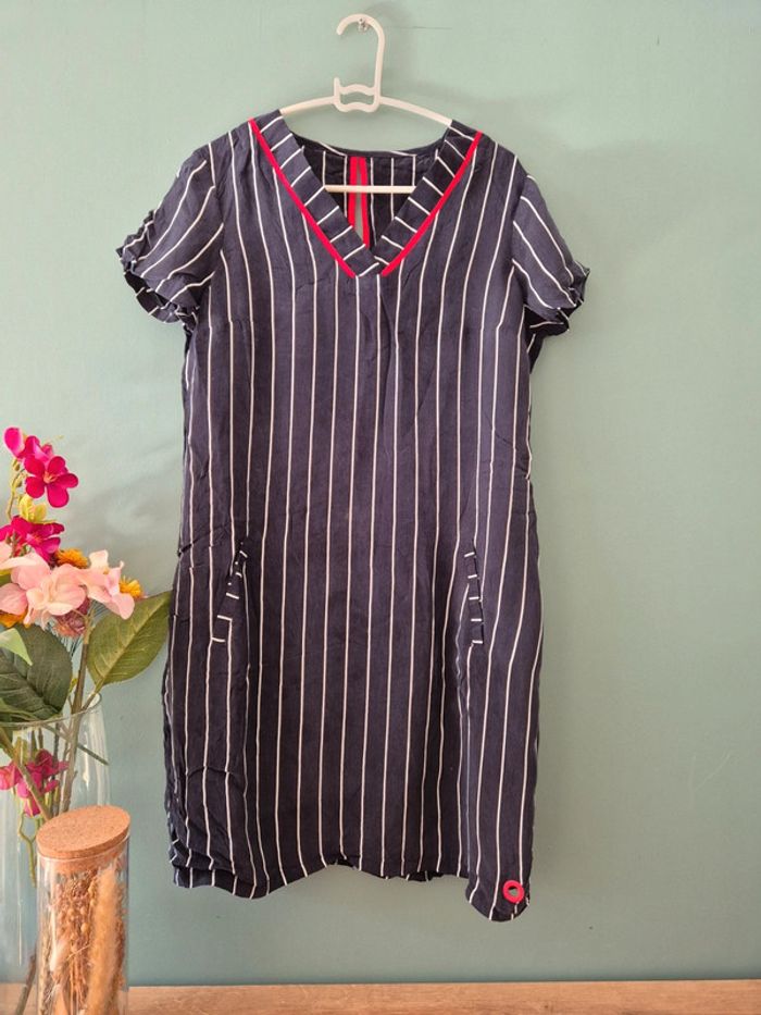 Robe manches courtes à rayures Taille 38