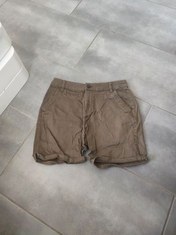 Short yessica taille 36 kaki