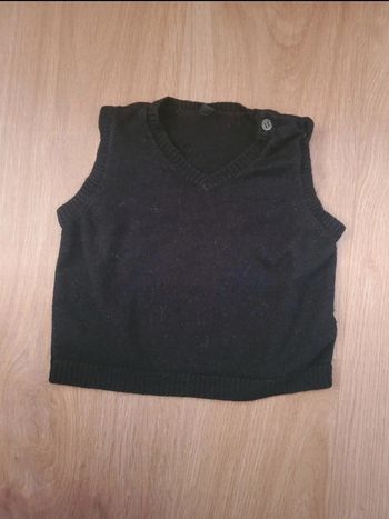 Pull noir sans manches 18 mois
