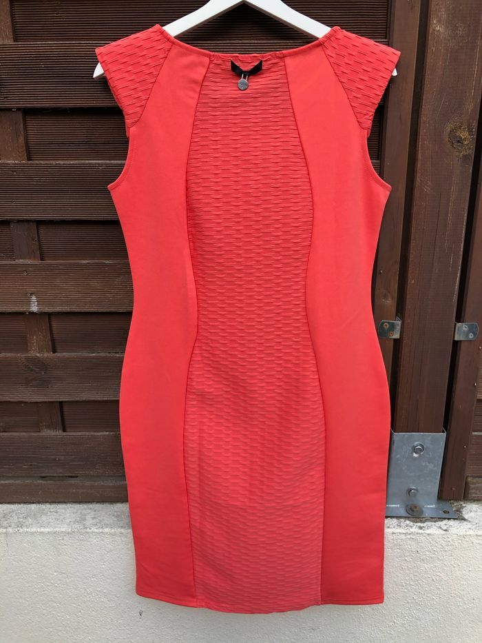 Robe Guess - photo numéro 2