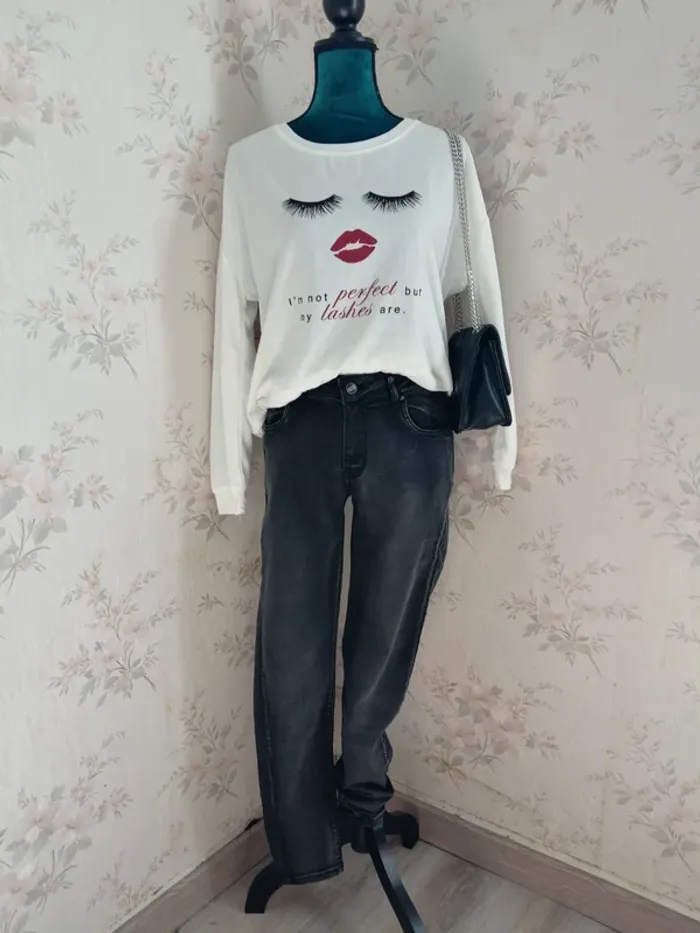 Jeans skinny noir effet abîmé / hello miss / (40)