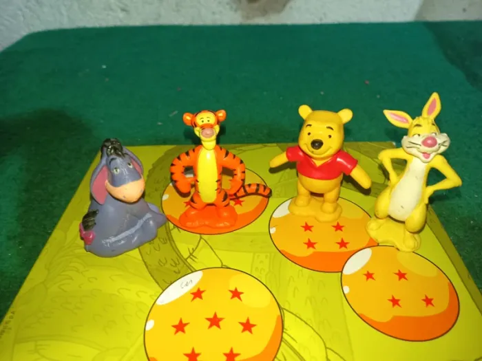 Lot de 4 figurines Winnie l'ourson Disney