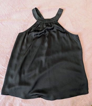 Joli haut épaules découvertes satin noir ras de coup taille 40 comme neuf