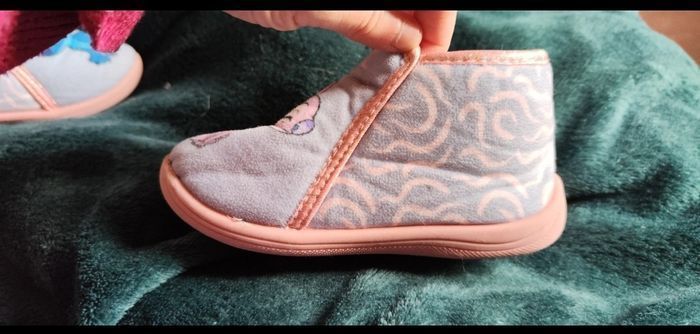 🌞Chaussons stich et Angel. Pointure en 25🌞 envoye rapide ou aujourd'hui 🌊 - photo numéro 6