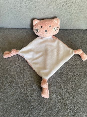 Doudou plat losange chat rose et blanc Maisons Du Monde