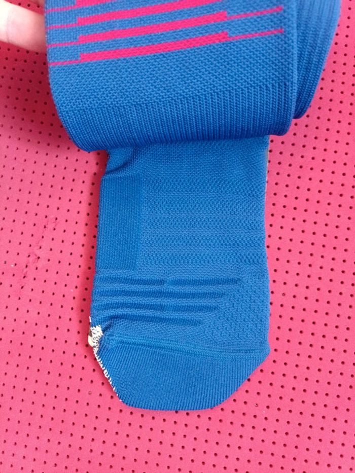 Chaussettes de foot FC Barcelone, Nike Authentique Officiel taille 36/38, Neuf - photo numéro 6