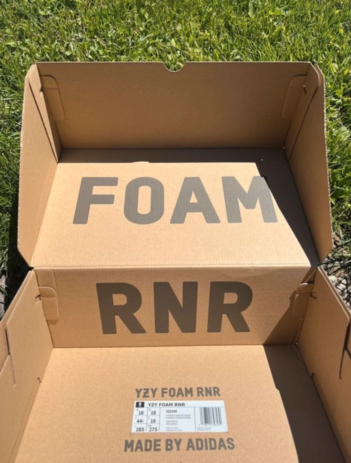 Yeezy Foam Runner Carbon - photo numéro 7