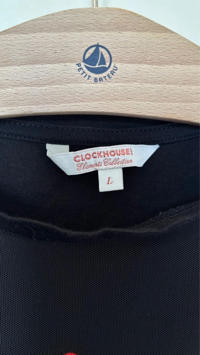 T shirt noir avec écriture et résilles en haut C&A taille L en très bon état - photo numéro 3