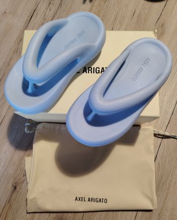 Axel arigato tong mules 