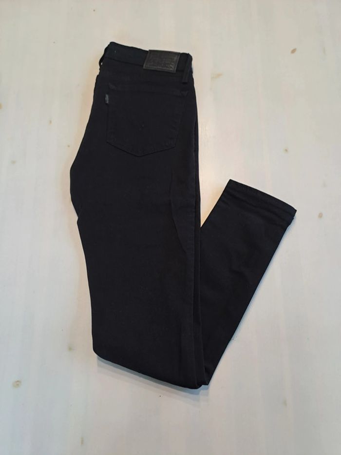 Jeans Levi's 711 26x28 neuf