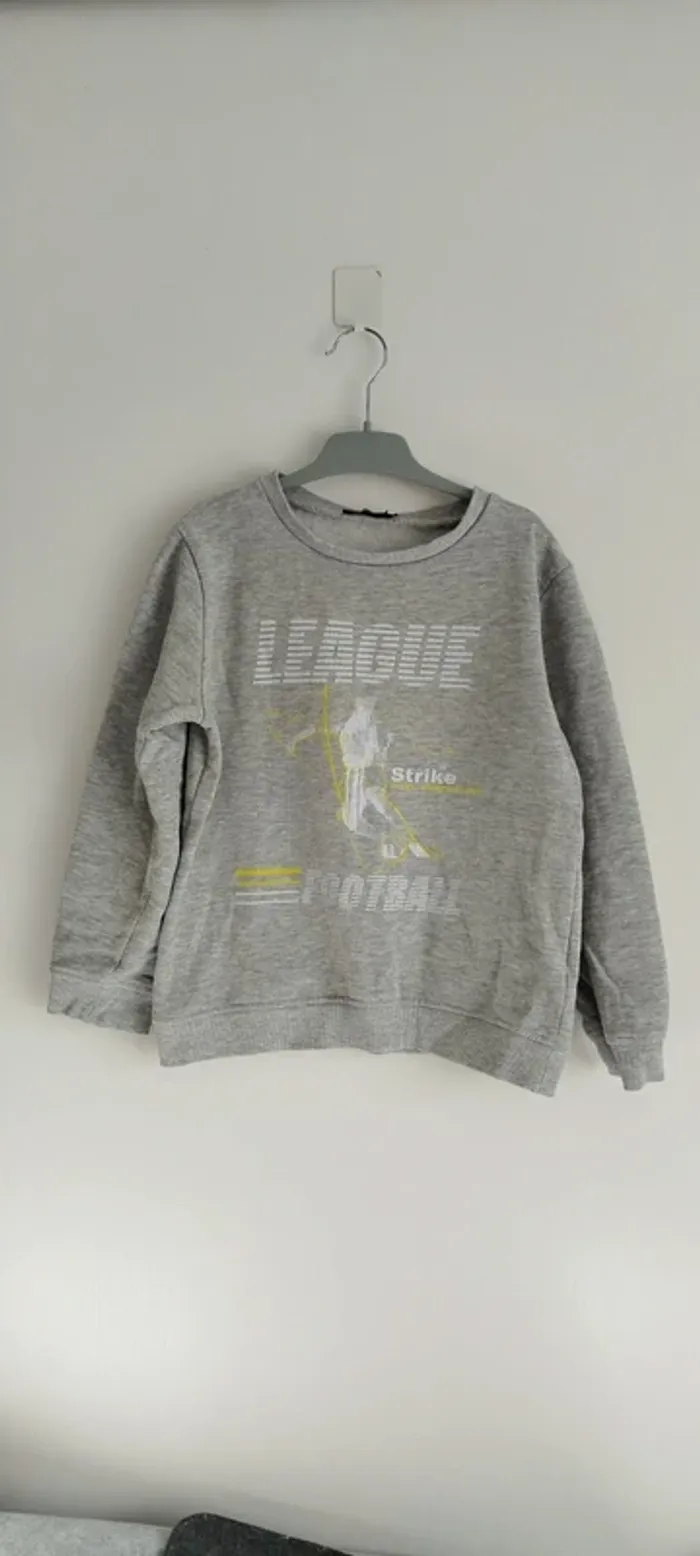 🍄 Sweat gris chiné ▪ 8 ans - photo numéro 2