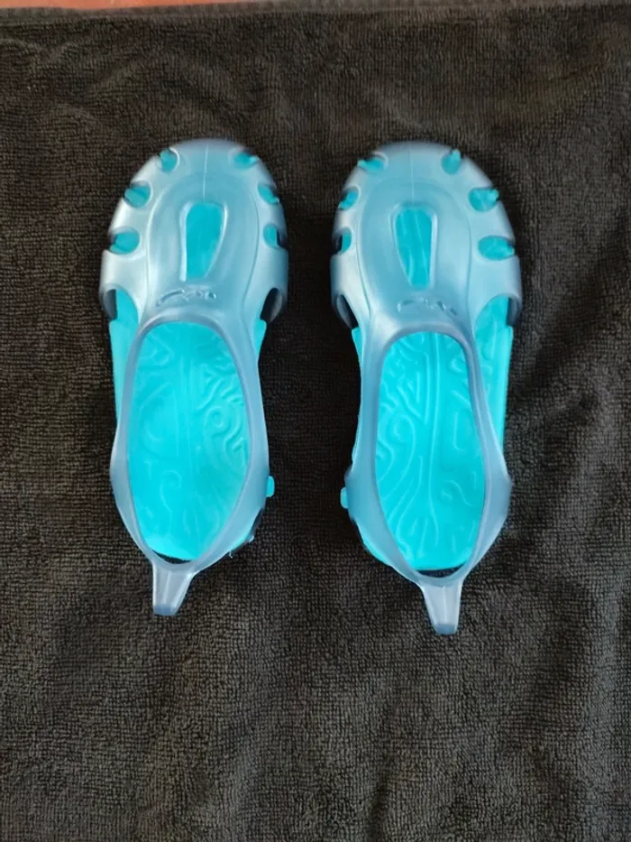 Chaussure garçon piscine ou mer