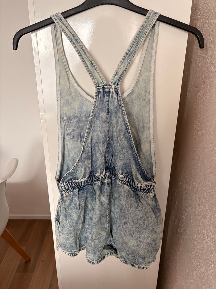 salopette en jeans - photo numéro 2