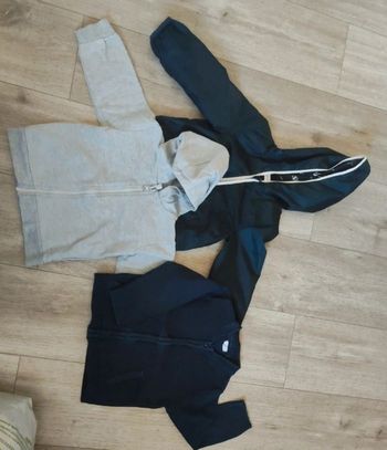 Lot 3 vêtements 24 mois