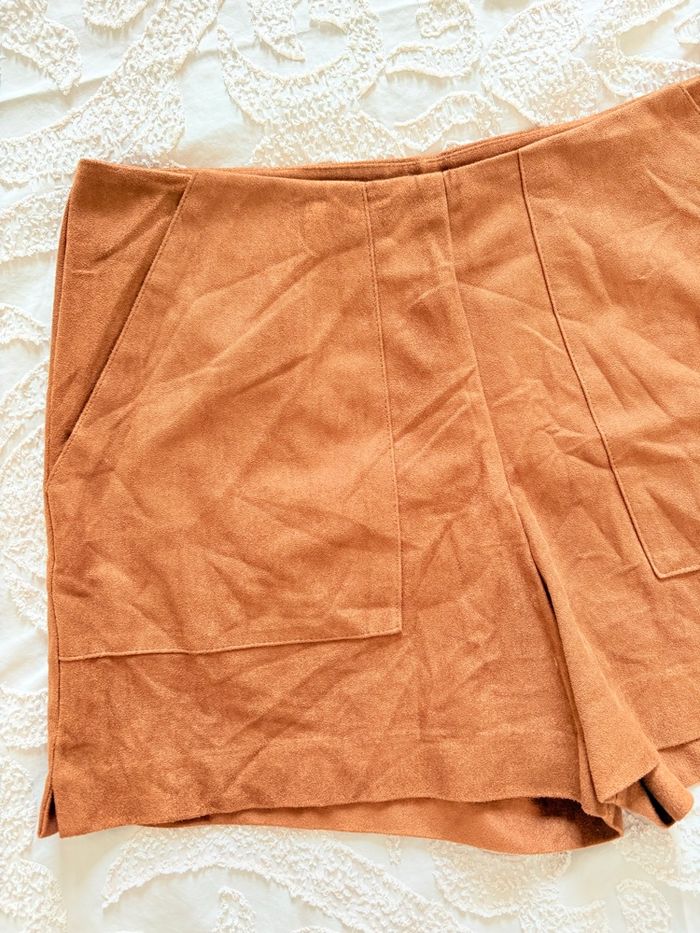 Short en daim - photo numéro 4