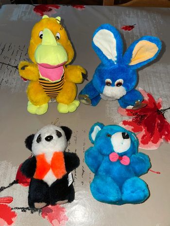 4 petites peluches
