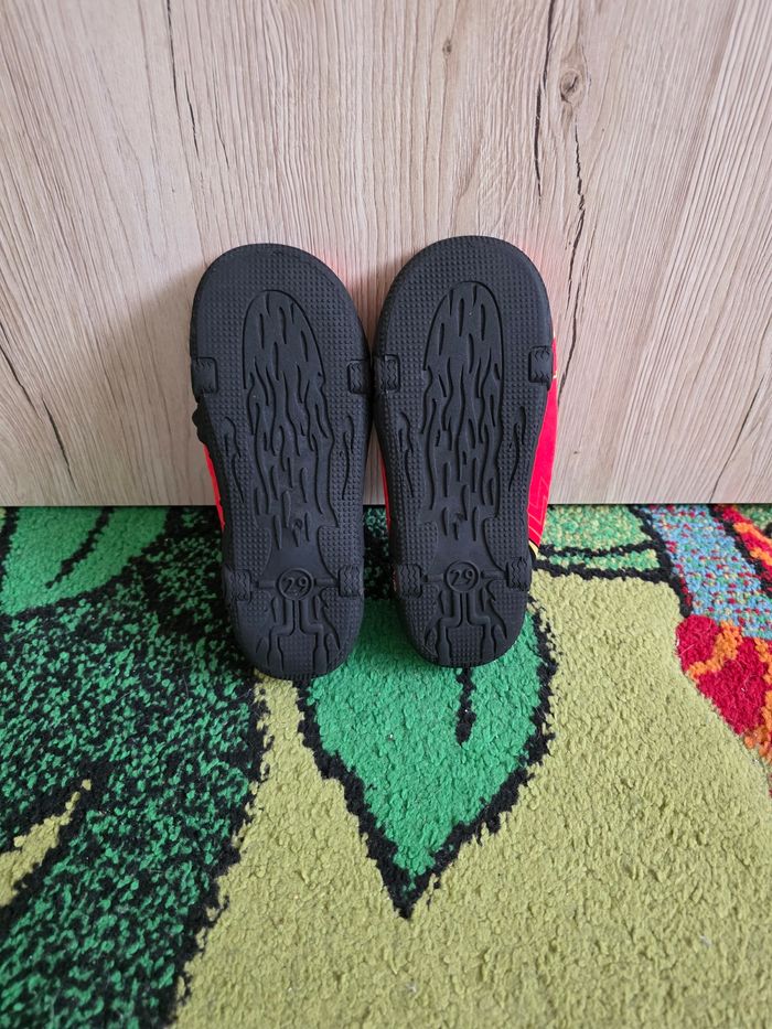 CHAUSSONS GARÇON DISNEY THE PIXAR CARS ROUGE TAILLE 29 - photo numéro 5