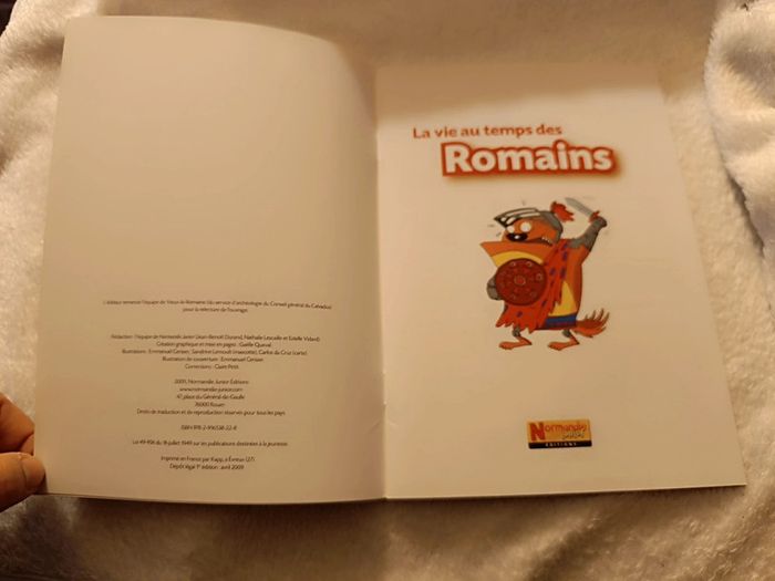Livre : La vie au temps des Romains _ Normandie Junior - photo numéro 2