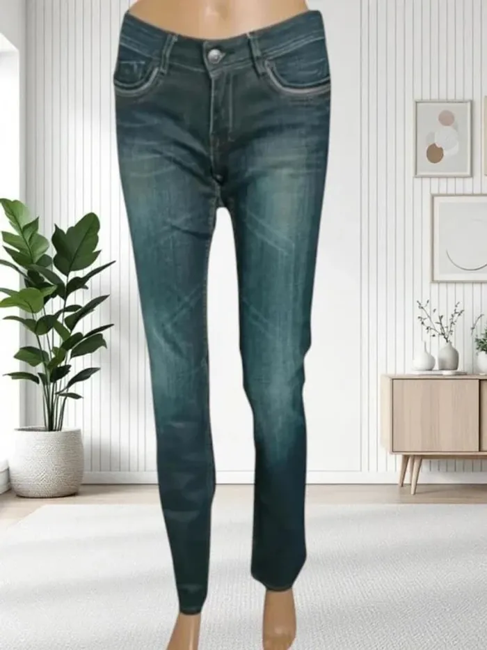 Jean Kaporal modéle aud ,coupe regular ,taille basse ,stretch