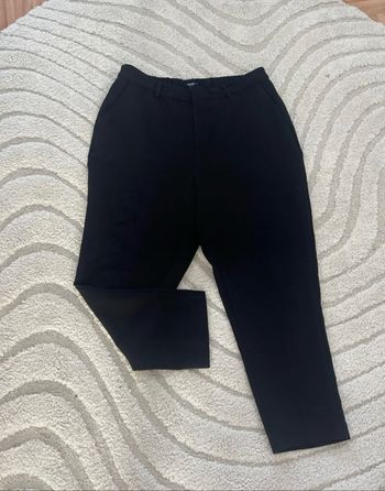 Pantalon noir droit ajusté