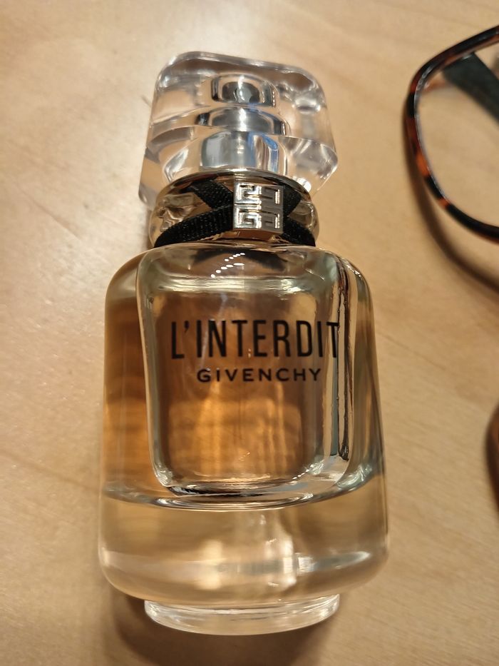 Parfum neuf  sans la boîte 35 ml  juste essayé 35 euros remise en main propre Brest - photo numéro 7