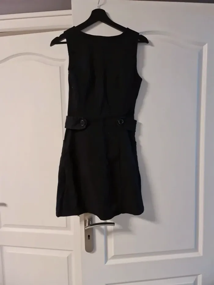 Petite robe noire - photo numéro 2