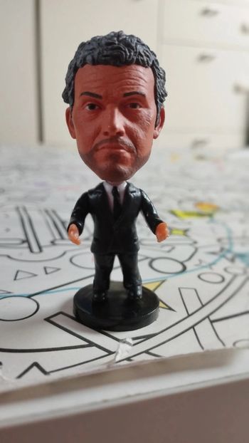 Petite figurine foot Luis Enrique coach PSG Paris Saint-Germain