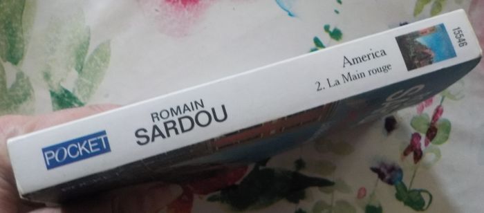 AMERICA T2 LA MAIN ROUGE de Romain SARDOU Ed. Pocket - photo numéro 4