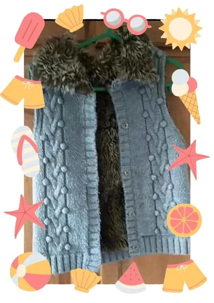 Gilet en tricot sans manches avec fausse fourrure