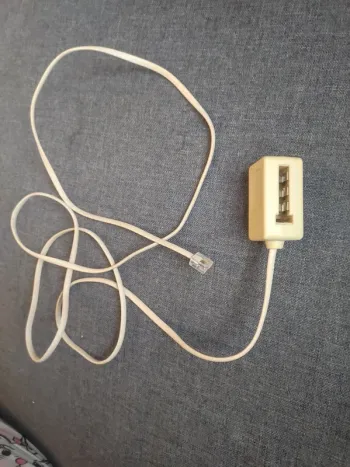 Prise téléphonique femelle