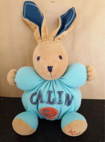 Doudou boule lapin câlin