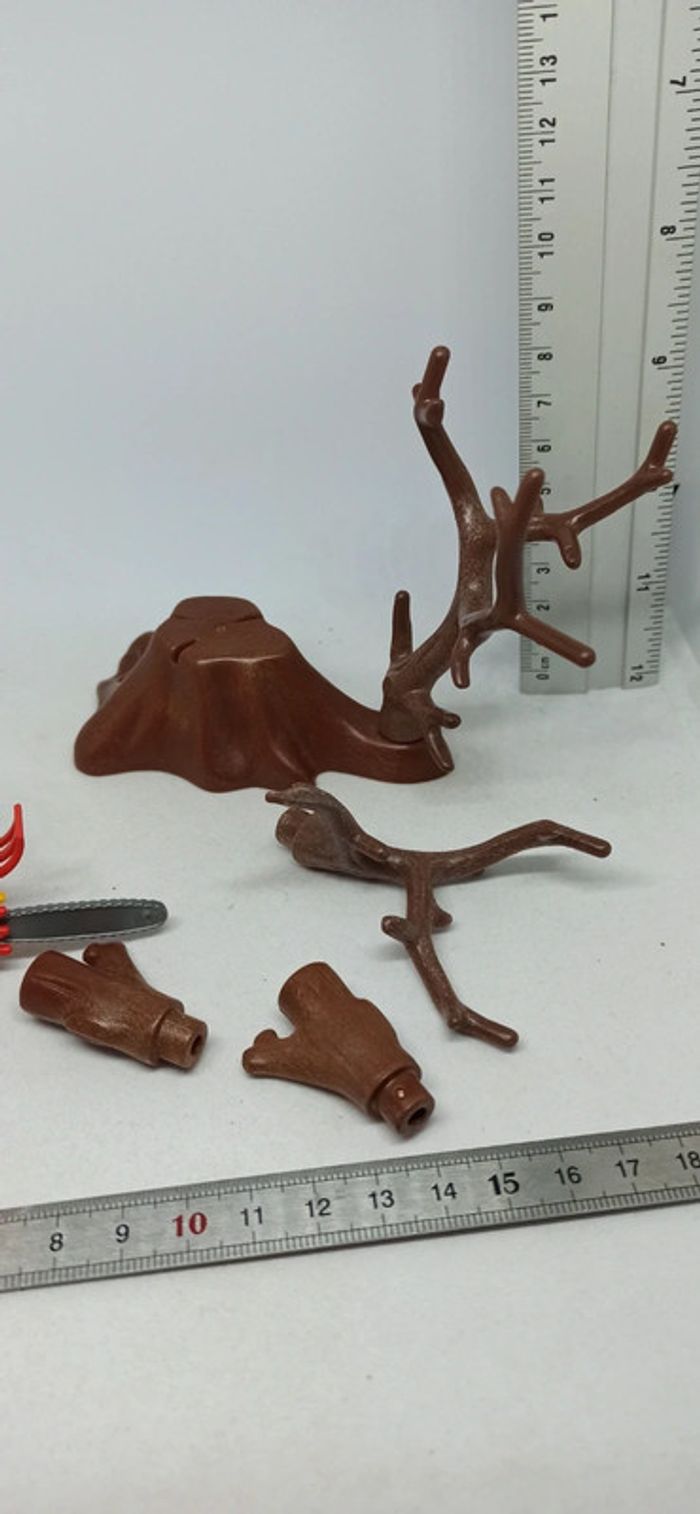 Homme avec tronçonneuse et branches playmobil - photo numéro 3