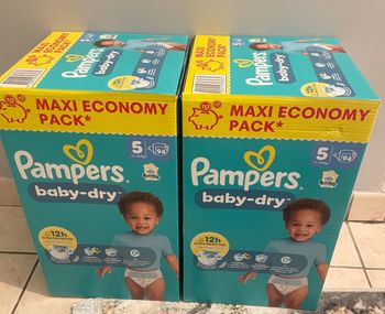 Deux maxi économique Pampers taille 5