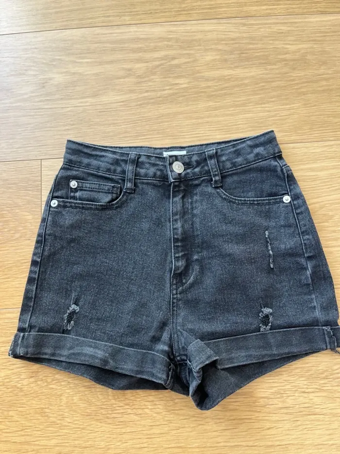 Short en jean noir taille XXS 32