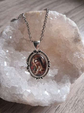 Collier médaillon notre dame du rosaire